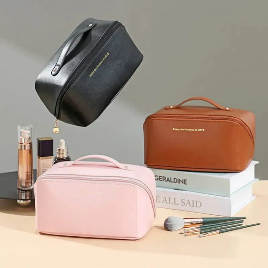 Large Capacity Travel Cosmetic Bag | Black