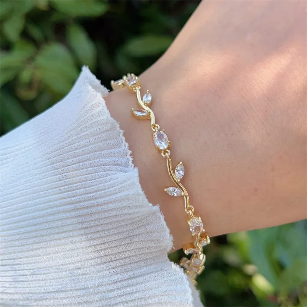 Tulip Bracelet – Premium Quality Stainless Steel Elegant Tulip Bracelet – Premium Quality Stainless Steel Elegant Bracelet for Women l Greenfor Women l Green